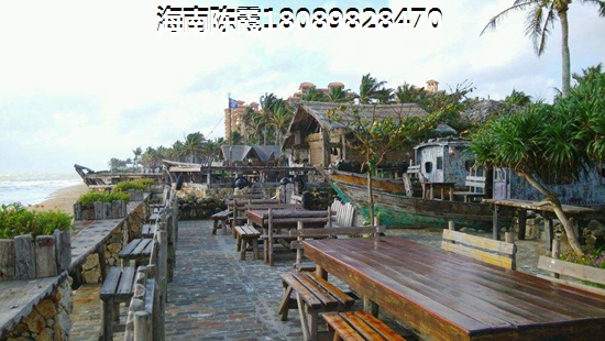 龙栖湾温泉1号周边的环境好不好？
